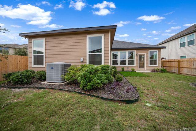 8014 Kingfisher Lndg, San Antonio, TX 78253