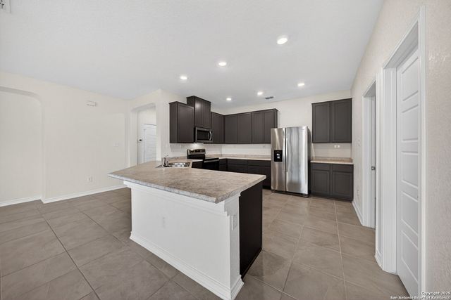 8014 Kingfisher Lndg, San Antonio, TX 78253