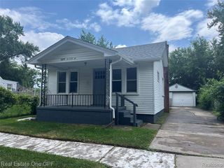 8242 Maxwell Avenue, Warren, MI 48089