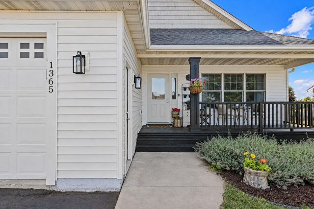 1365 Martin Court, New Richmond, WI 54017