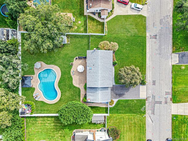 19 Pritchard Crescent, Port Jefferson Station, NY 11776