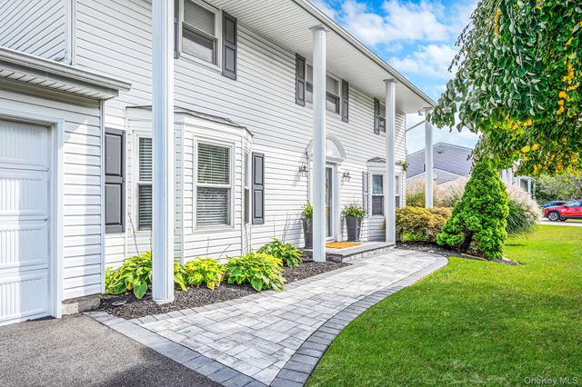 19 Pritchard Crescent, Port Jefferson Station, NY 11776