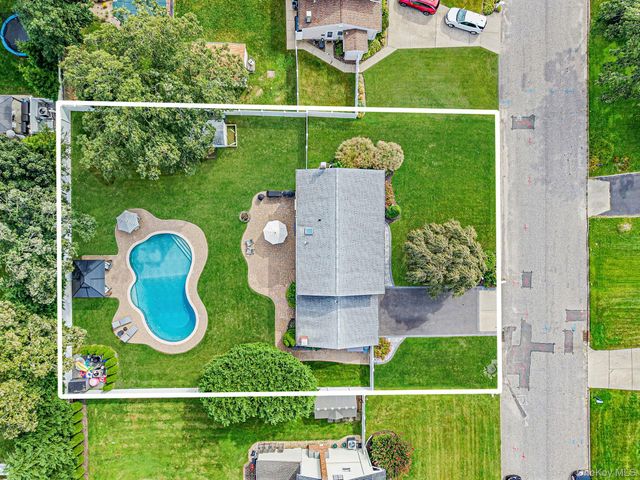 19 Pritchard Crescent, Port Jefferson Station, NY 11776