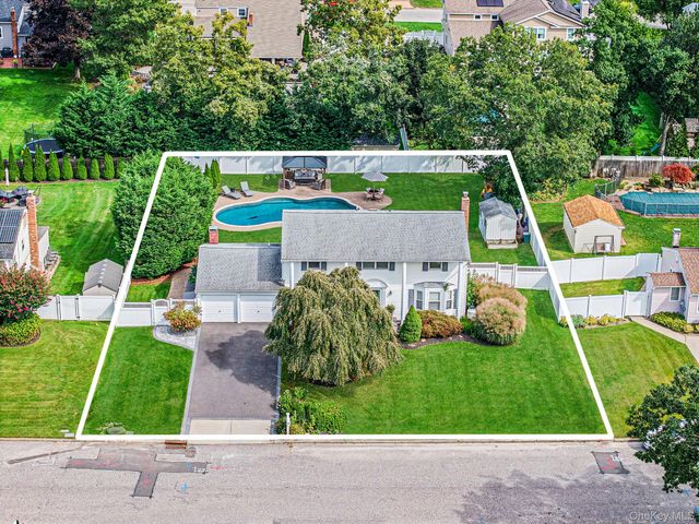 19 Pritchard Crescent, Port Jefferson Station, NY 11776