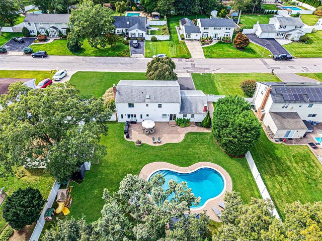 19 Pritchard Crescent, Port Jefferson Station, NY 11776
