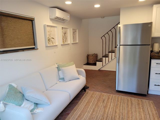 5866 SW 60th St 3, Miami, FL 33143