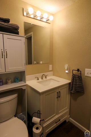 928 Lakeview St, Emporia, KS 66801