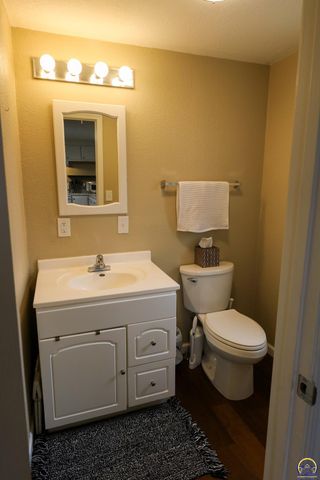 928 Lakeview St, Emporia, KS 66801