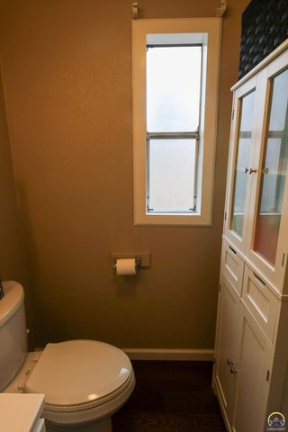 928 Lakeview St, Emporia, KS 66801