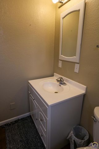 928 Lakeview St, Emporia, KS 66801