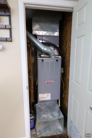 928 Lakeview St, Emporia, KS 66801