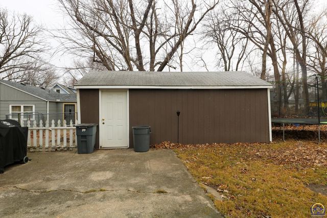 928 Lakeview St, Emporia, KS 66801