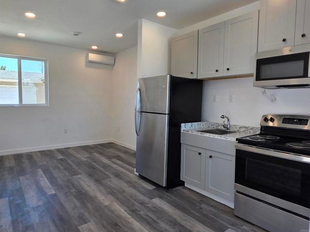 1819 Oakshire Court, San Diego, CA 92102