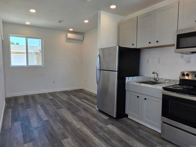 1819 Oakshire Court, San Diego, CA 92102