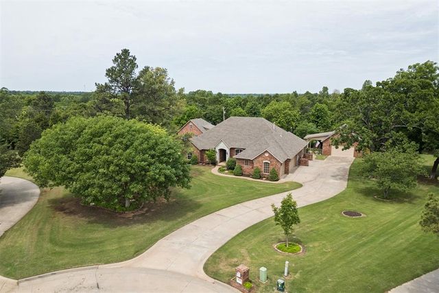 16317 Roserock Circle, Choctaw, OK 73020