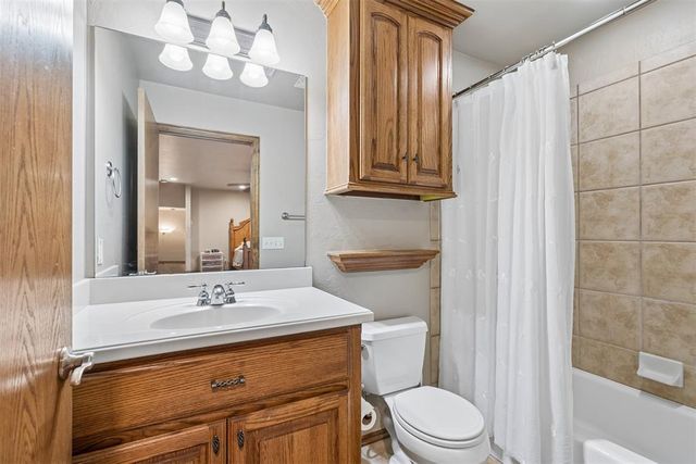 16317 Roserock Circle, Choctaw, OK 73020