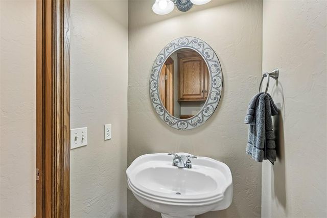 16317 Roserock Circle, Choctaw, OK 73020