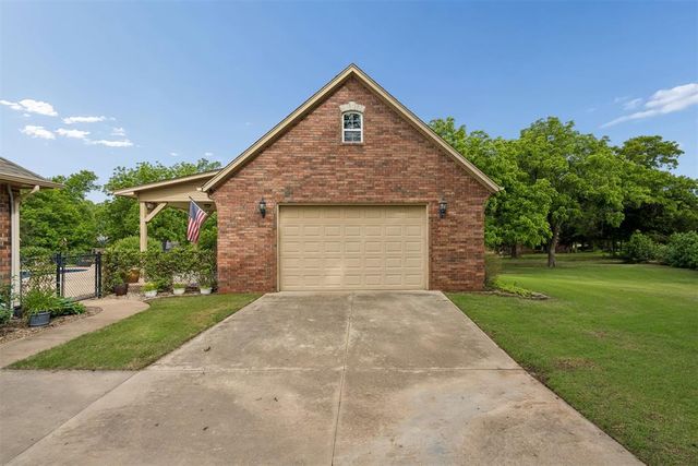 16317 Roserock Circle, Choctaw, OK 73020