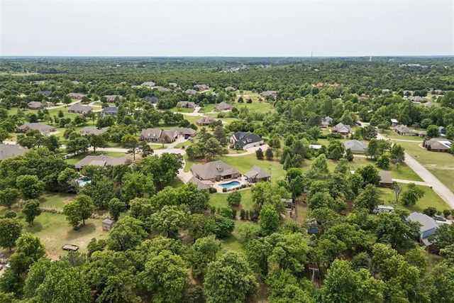 16317 Roserock Circle, Choctaw, OK 73020