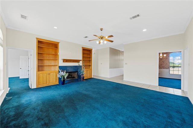 299 Twin Bends Road, Crawford, TX 76638