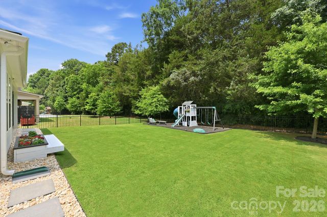15316 Ravenall Drive, Huntersville, NC 28078