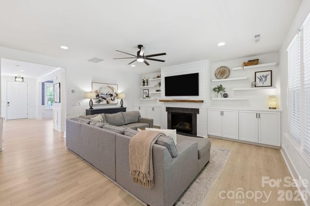 15316 Ravenall Drive, Huntersville, NC 28078