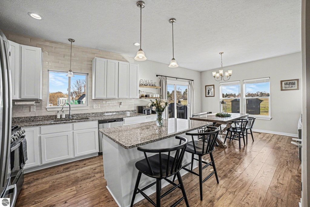 Image 10 of property listing at 158 Jade Court, Alma, MI 48801