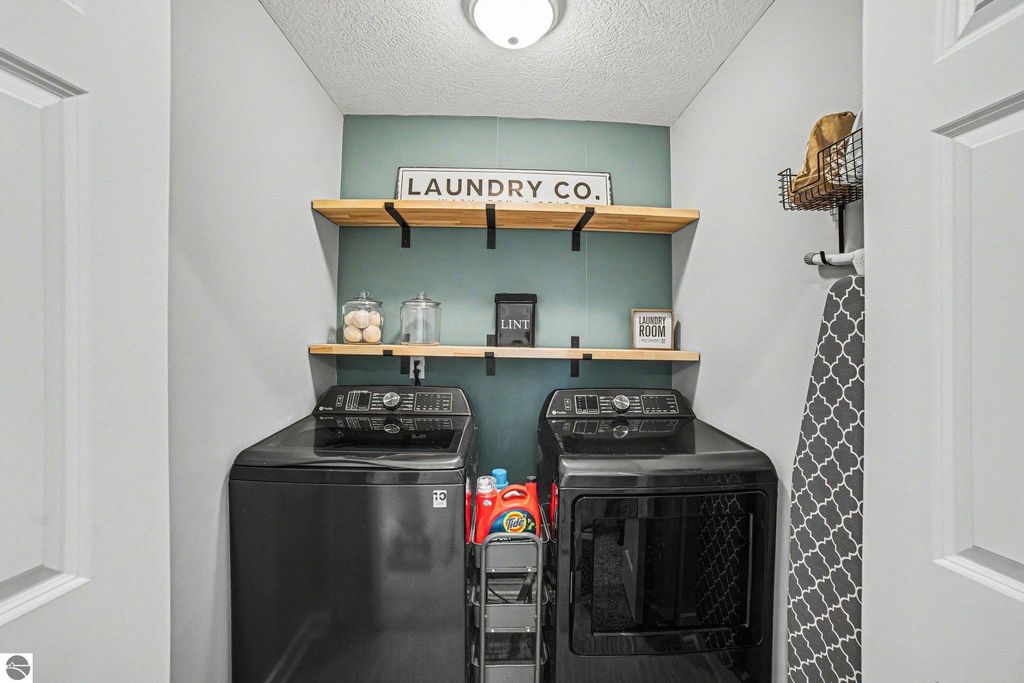 Image 21 of property listing at 158 Jade Court, Alma, MI 48801