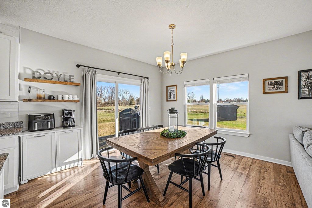 Image 6 of property listing at 158 Jade Court, Alma, MI 48801