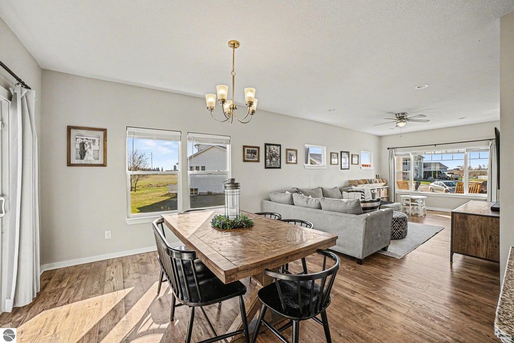 Image 7 of property listing at 158 Jade Court, Alma, MI 48801