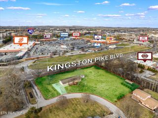 100 Essex Drive, Knoxville, TN 37922