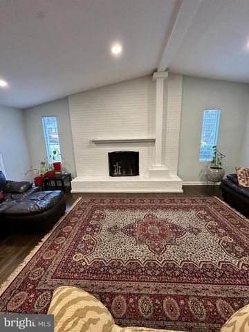 10006 GREEN FOREST DR, Hyattsville, MD 20783