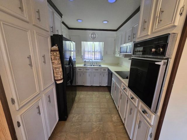 419 Forest Lane Dr, Gaffney, SC 29340