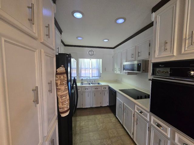 419 Forest Lane Dr, Gaffney, SC 29340