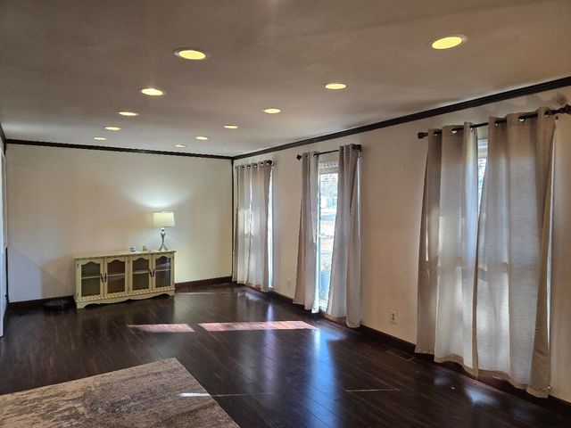 419 Forest Lane Dr, Gaffney, SC 29340