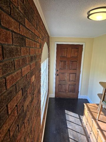 419 Forest Lane Dr, Gaffney, SC 29340