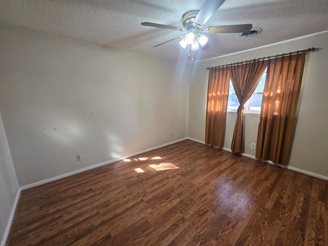 419 Forest Lane Dr, Gaffney, SC 29340