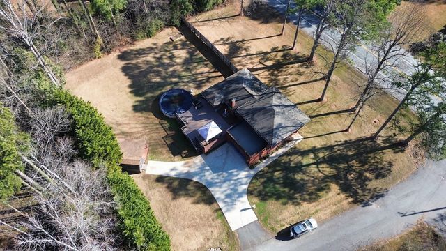 419 Forest Lane Dr, Gaffney, SC 29340