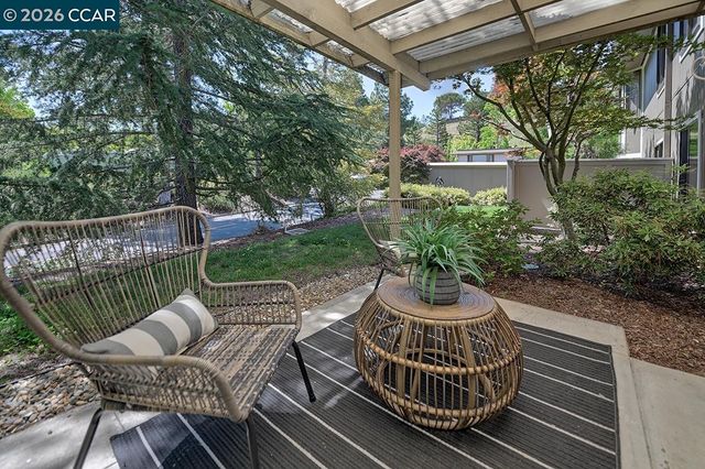 1316 Singingwood Ct 2, Walnut Creek, CA 94595