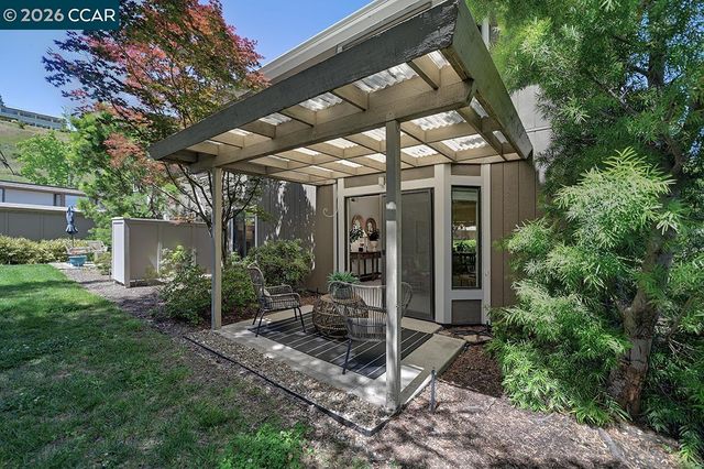 1316 Singingwood Ct 2, Walnut Creek, CA 94595