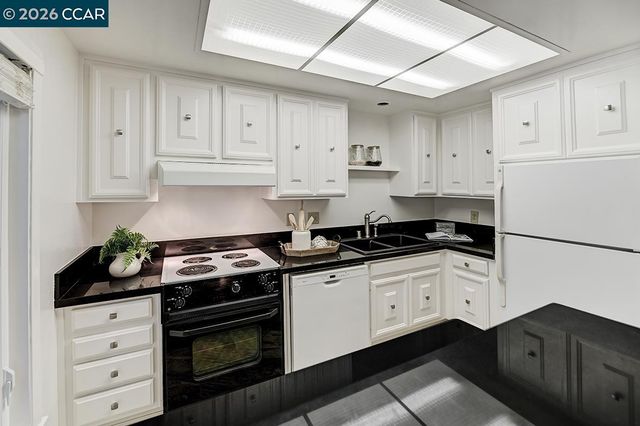 1316 Singingwood Ct 2, Walnut Creek, CA 94595