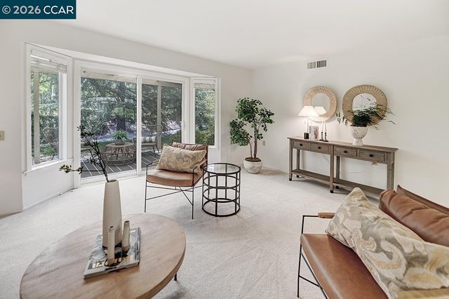 1316 Singingwood Ct 2, Walnut Creek, CA 94595