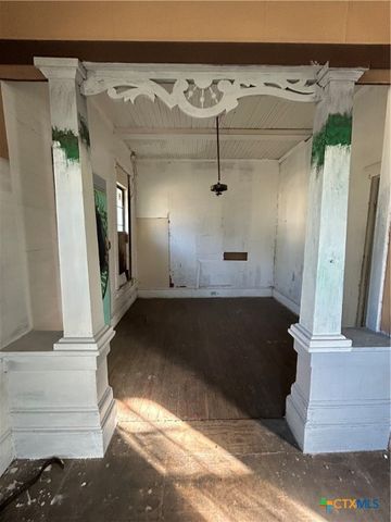 701 E River Street, Victoria, TX 77901