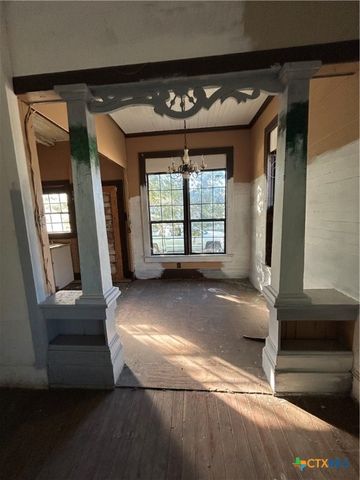 701 E River Street, Victoria, TX 77901