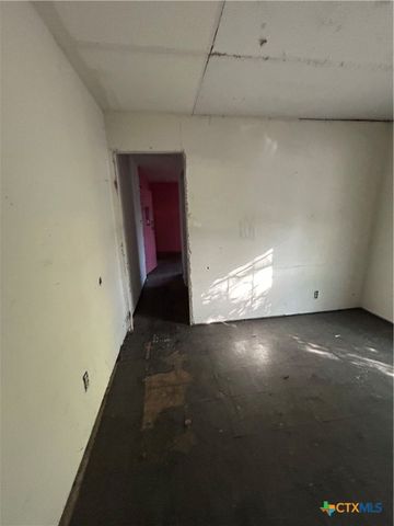 701 E River Street, Victoria, TX 77901