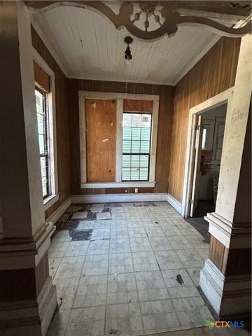 701 E River Street, Victoria, TX 77901