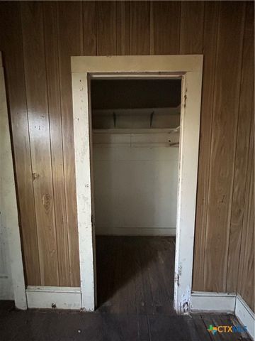 701 E River Street, Victoria, TX 77901