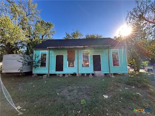 701 E River Street, Victoria, TX 77901