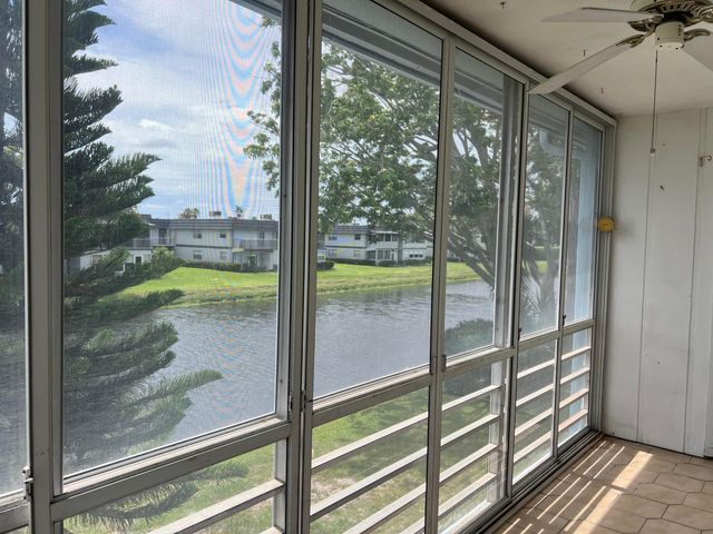 424 Saxony, Delray Beach, FL 33446