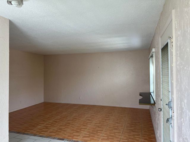 424 Saxony, Delray Beach, FL 33446